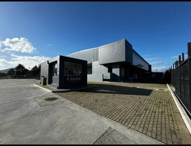 1,190M² WAREHOUSE TO LET IN BEACONVALE